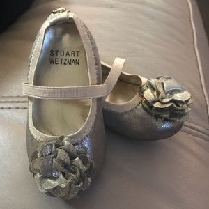 EUC Stuart Weitzman flats. Only worn once.